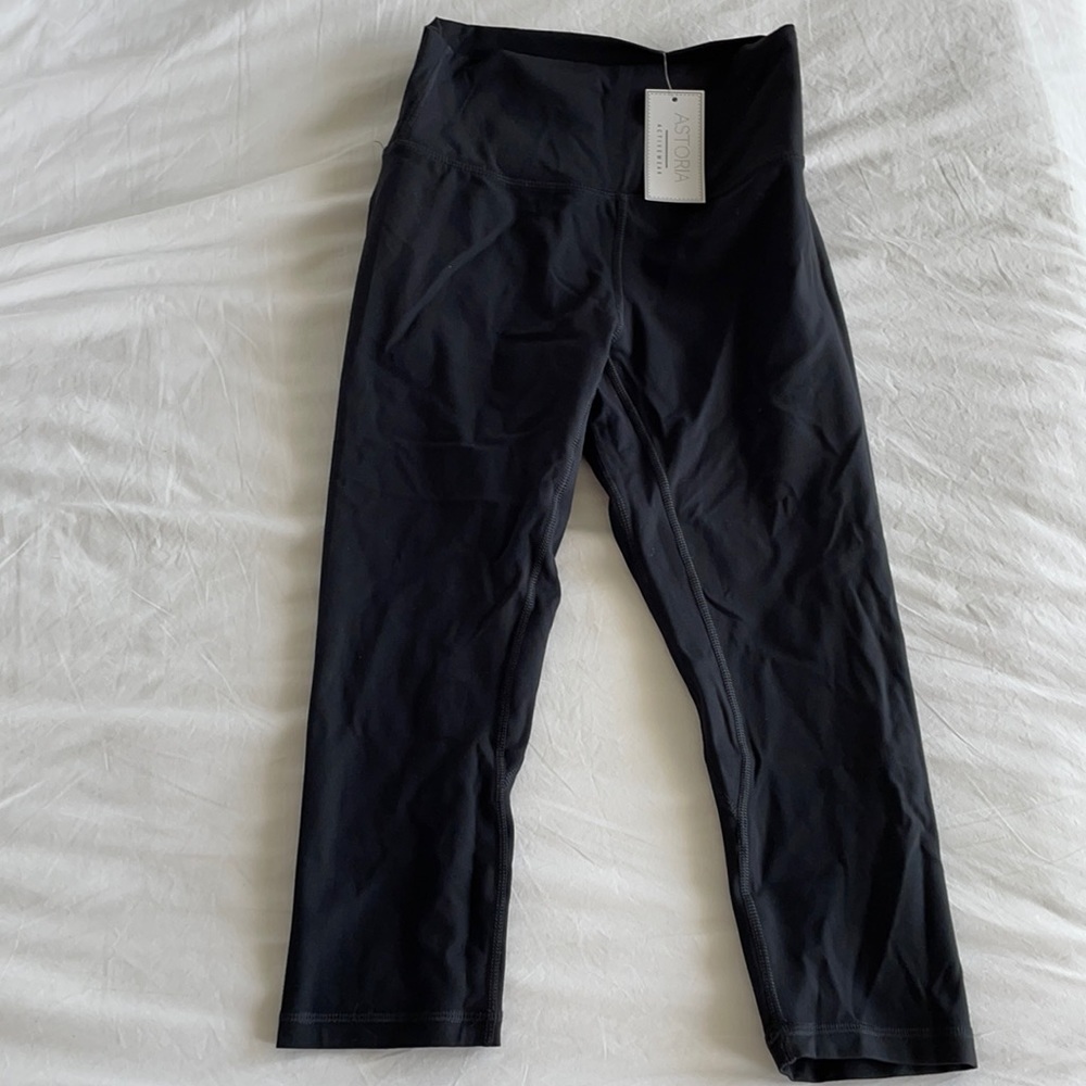 Cropped leggings from Astoria